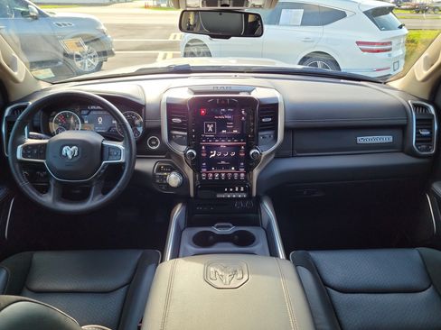 Used 2019 RAM 1500 Laramie AWD/4WD image 16