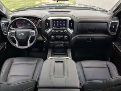 Used 2021 Chevrolet Silverado 1500 LT Trail Boss w/ LPO, Dark Essentials Package AWD/4WD image 13