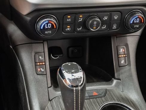Used 2019 GMC Acadia SLT FWD image 19