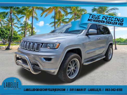 Used 2018 Jeep Grand Cherokee Laredo AWD/4WD image 8