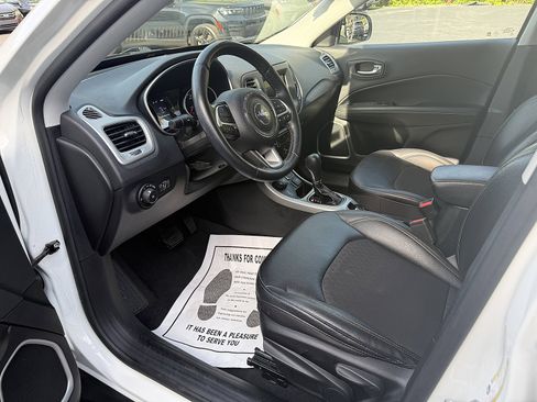 Used 2020 Jeep Compass Latitude AWD/4WD image 11