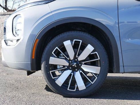 Used 2025 Mitsubishi Outlander SEL FWD image 13