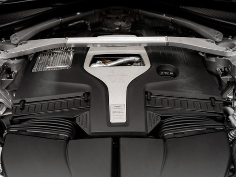 Used 2023 Aston Martin DBX image 71