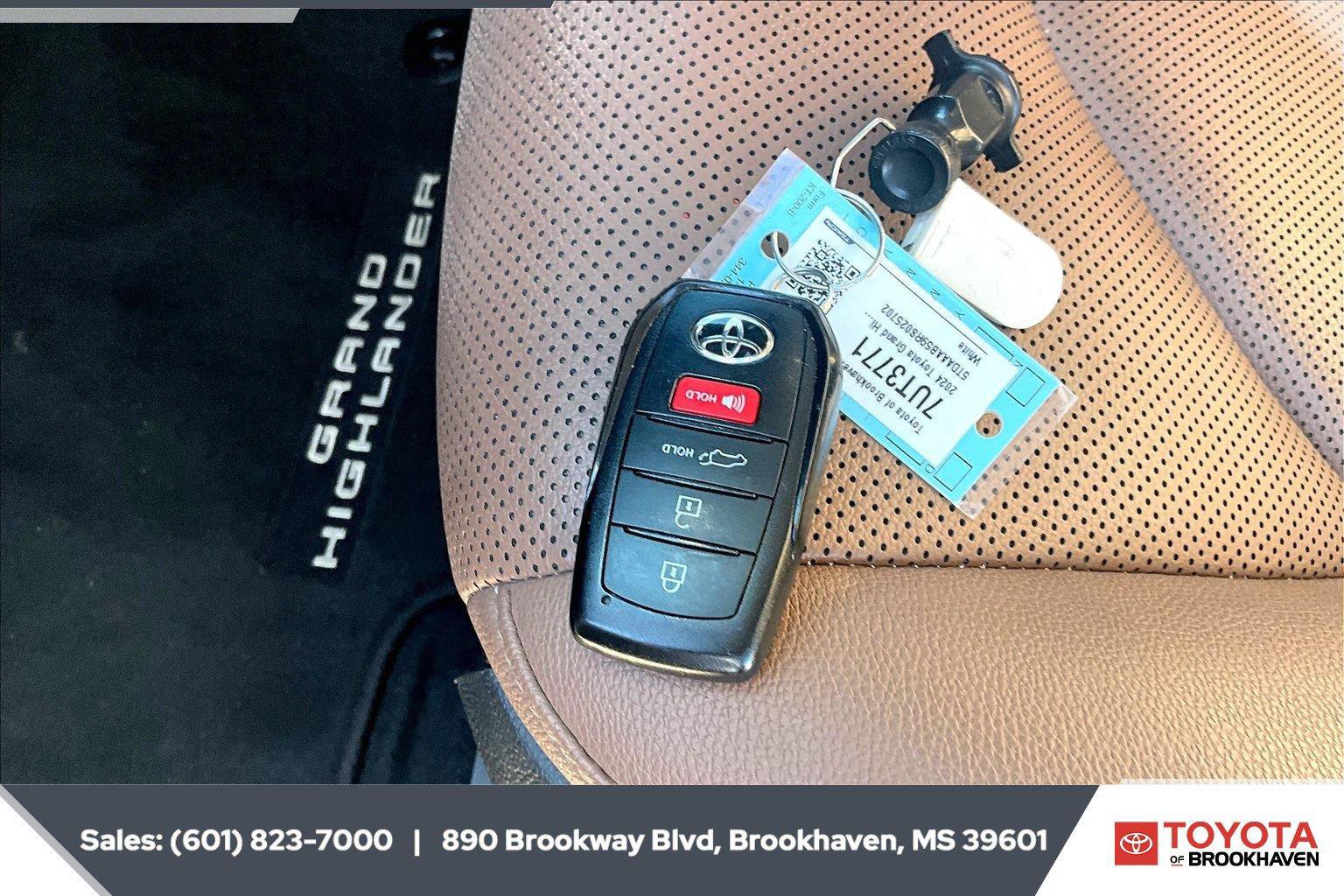 Used 2024 Toyota Grand Highlander AWD image 9