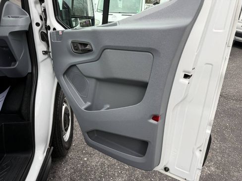 Used 2019 Ford Transit 250 148 Medium Roof RWD image 22