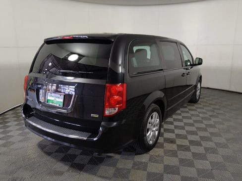 Used 2017 Dodge Grand Caravan SE FWD image 7