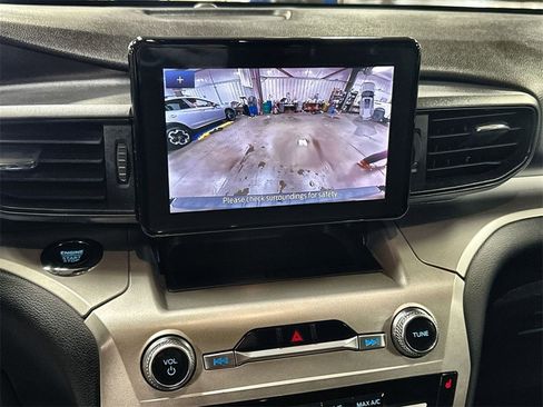 Used 2022 Ford Explorer XLT image 20