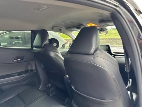 Used 2021 Toyota C-HR Limited FWD image 17