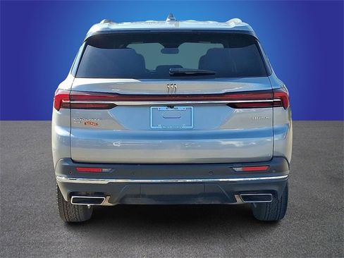 Used 2025 Buick Enclave Preferred image 5