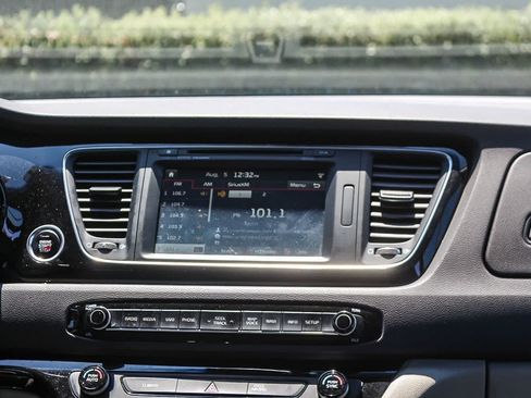 Used 2015 Kia Sedona SX FWD image 18