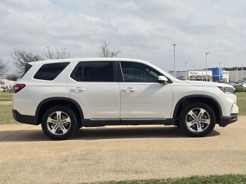 Used 2025 Honda Pilot EX-L image 7