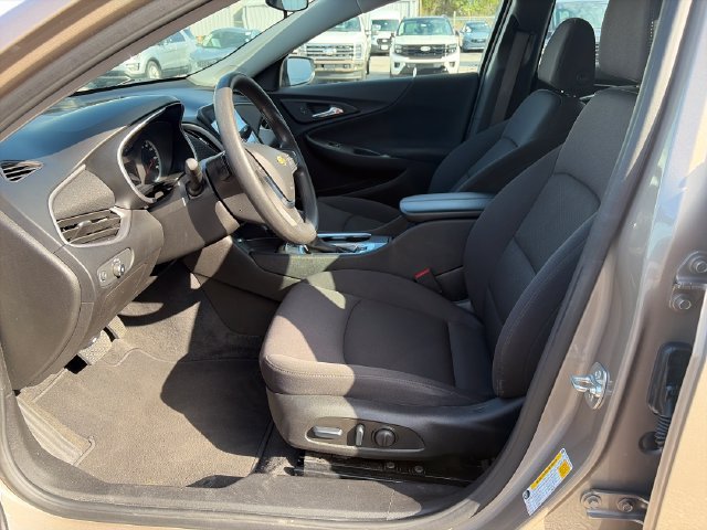Used 2025 Chevrolet Malibu LT FWD image 9