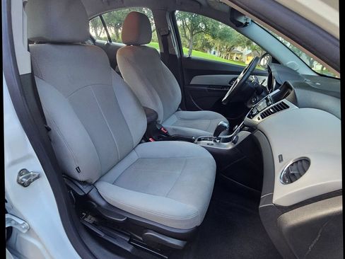 Used 2011 Chevrolet Cruze Eco FWD image 15