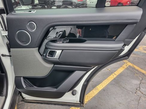 Used 2020 Land Rover Range Rover HSE image 22