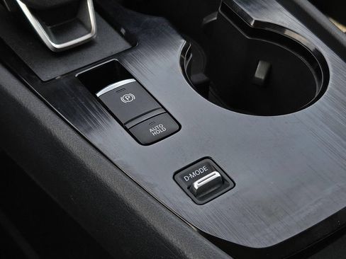 Used 2025 Nissan Rogue SV FWD image 19