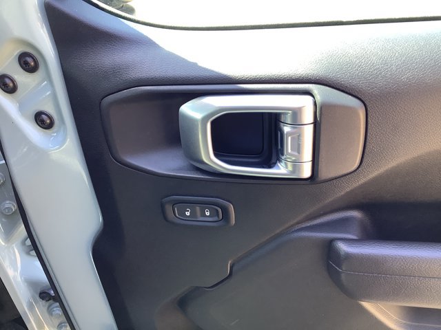 Used 2024 Jeep Wrangler Unlimited AWD/4WD image 39