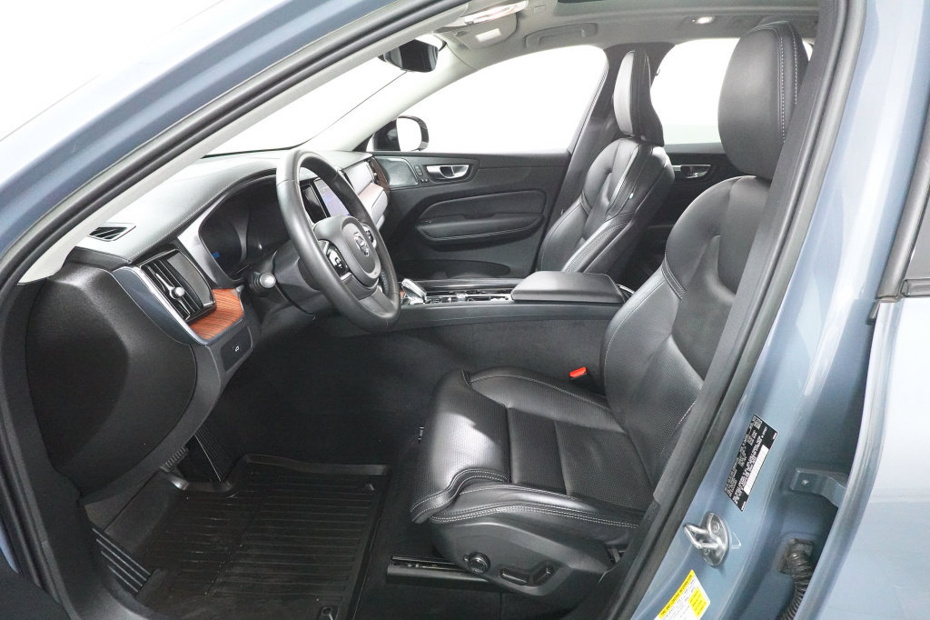Used 2023 Volvo XC60 B5 Ultimate w/ Climate Package AWD/4WD image 22
