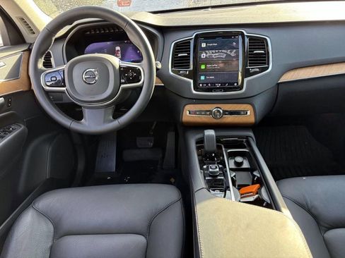 Used 2024 Volvo XC90 B6 Plus image 28
