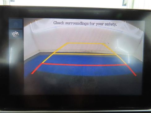 Used 2025 Hyundai Venue SEL FWD image 24