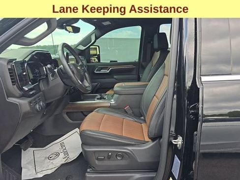 Used 2025 Chevrolet Silverado 2500 High Country w/ High Country Premium Package AWD/4WD image 5