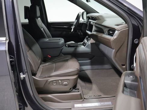 Used 2024 GMC Yukon Denali w/ Denali Reserve Package AWD/4WD image 23