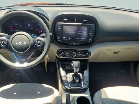 Used 2022 Kia Soul LX w/ Technology Package FWD image 11