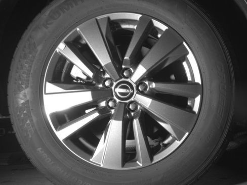 Used 2025 Nissan Pathfinder SV FWD image 15
