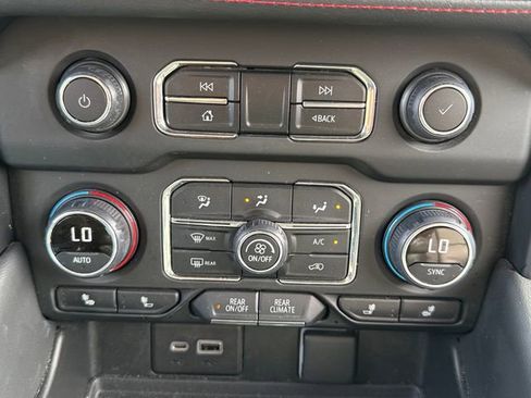 Used 2022 Chevrolet Tahoe RST w/ Luxury Package AWD/4WD image 34