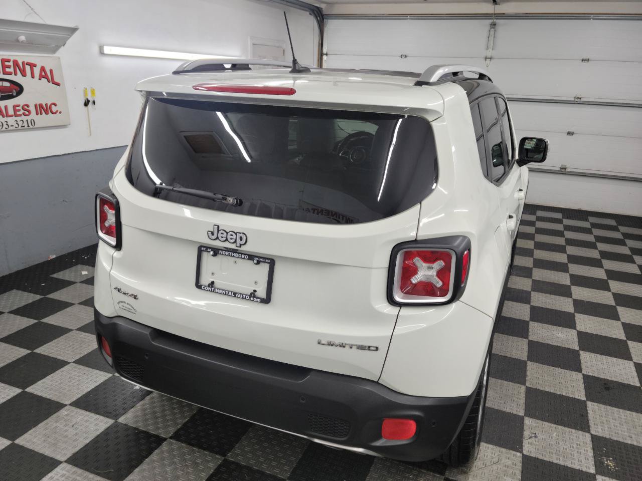 Used 2016 Jeep Renegade Limited AWD/4WD image 6
