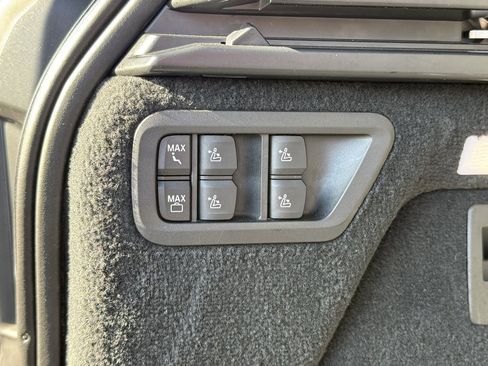 Used 2022 BMW X7 M50i image 46