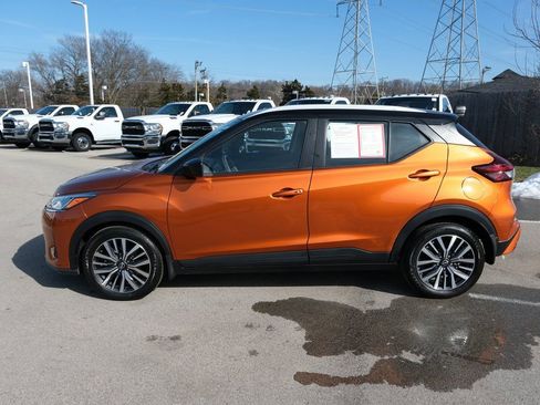 Used 2023 Nissan Kicks SV image 10