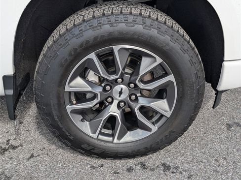 Used 2024 Chevrolet Silverado 1500 RST AWD/4WD image 9