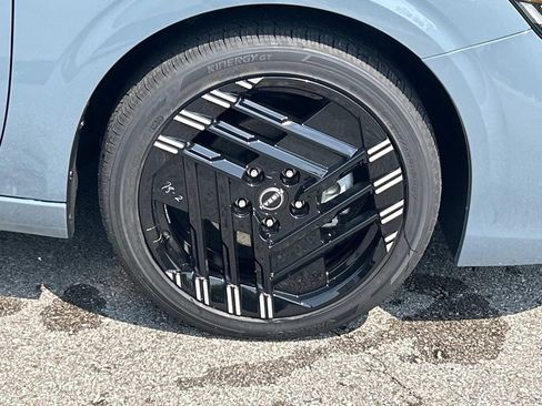 New 2026 Nissan Sentra SR w/ Floor Mat Package FWD image 9