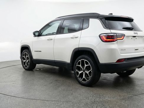Used 2025 Jeep Compass Limited AWD/4WD image 6