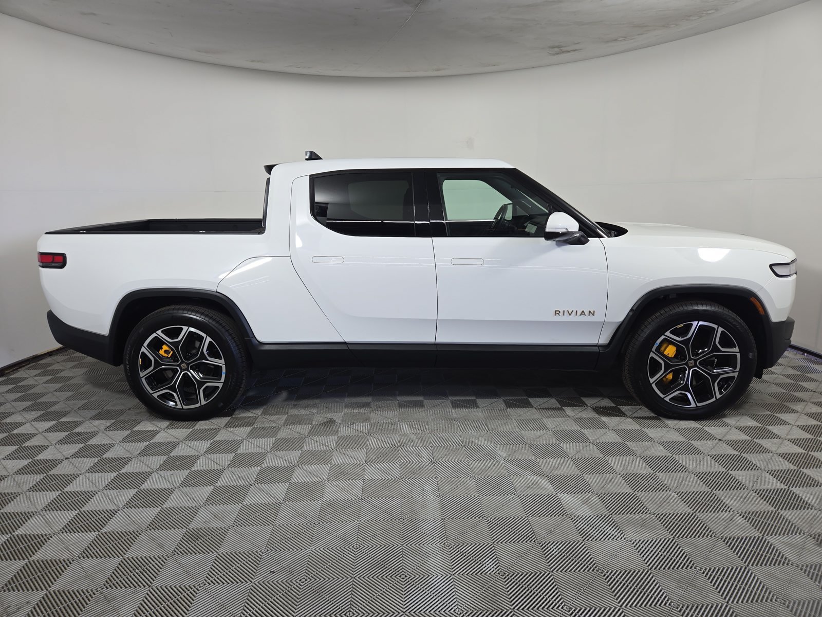 Used 2023 Rivian R1T Adventure Quad AWD/4WD image 6