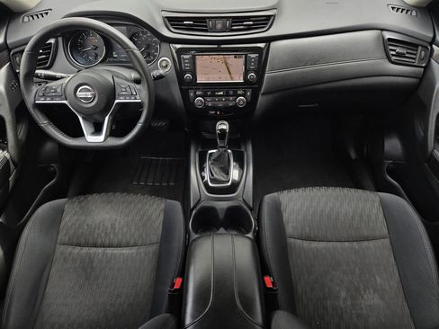 Used 2018 Nissan Rogue SV w/ Premium Package FWD image 15