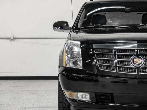 Used 2013 Cadillac Escalade EXT Premium AWD/4WD image 47