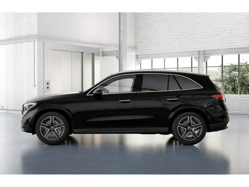 Used 2026 Mercedes-Benz GLC 300 4MATIC image 35