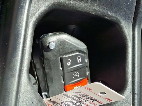 Used 2020 Jeep Gladiator Mojave AWD/4WD image 18