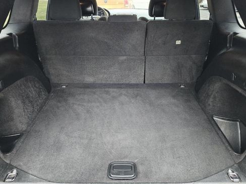 Used 2014 Jeep Grand Cherokee Laredo image 12