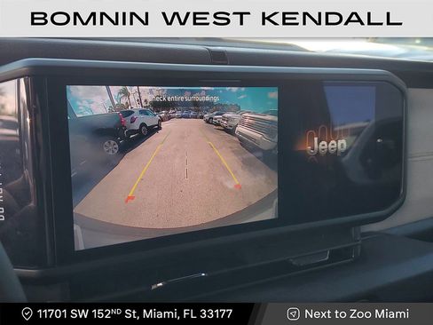 Used 2024 Jeep Wrangler Unlimited w/ LED Headlamp & Fog Lamp Group image 23