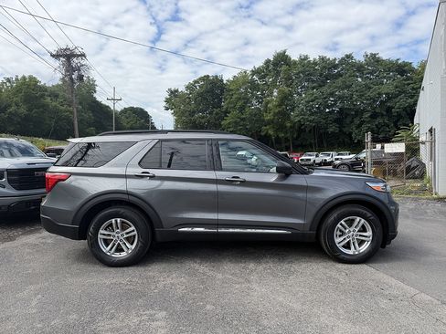 Certified 2023 Ford Explorer XLT w/ Equipment Group 202A AWD/4WD image 2