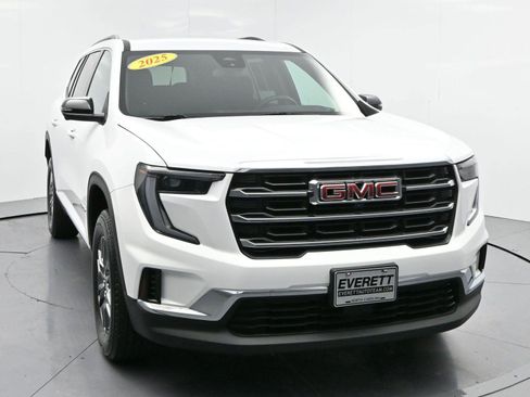 Used 2025 GMC Acadia Elevation image 2