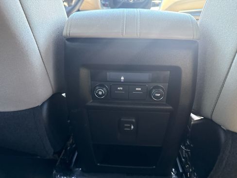 Used 2022 Chevrolet Traverse LS AWD/4WD image 16
