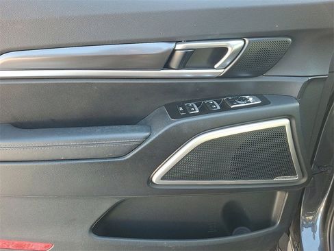 Used 2023 Kia Telluride LX image 13