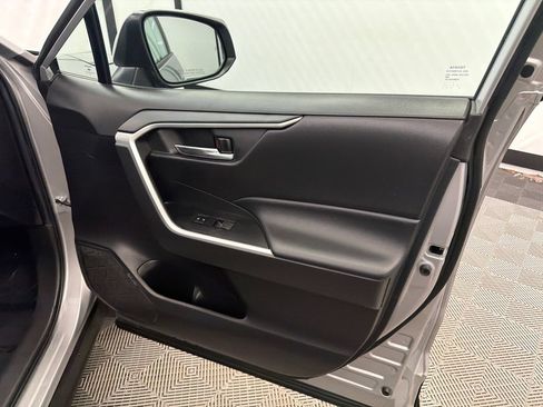 Used 2023 Toyota RAV4 XLE FWD image 15
