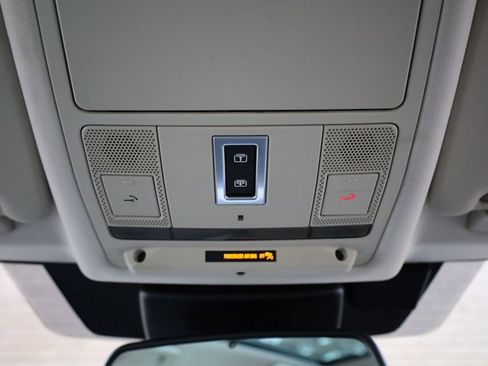 Used 2018 Land Rover Discovery Sport HSE image 36