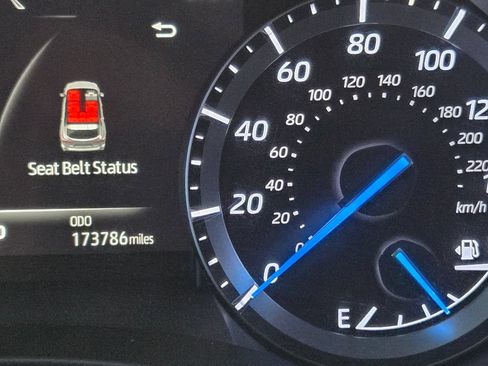 Used 2020 Toyota Highlander XLE AWD/4WD image 43