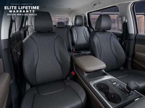 New 2026 Kia Carnival FWD image 16
