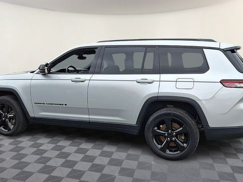 Used 2023 Jeep Grand Cherokee L Laredo AWD/4WD image 5